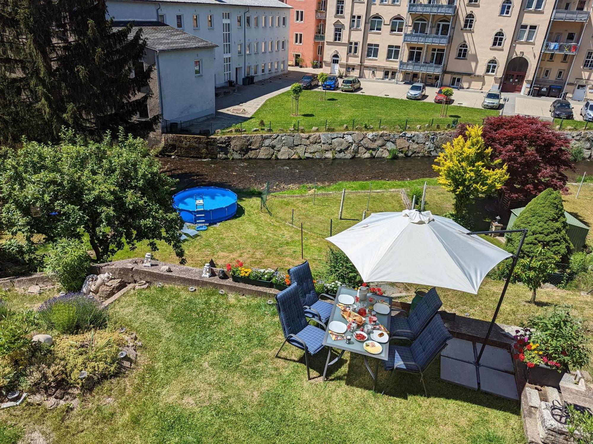 F2 - Urlaubsmagie Sauna, Whirlpool, Pool & Garten Sebnitz Exteriér fotografie